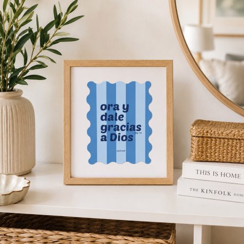 Cuadro decorativo “Ora y dale gracias a Dios”